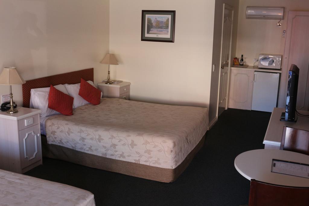Bendigo Haymarket Motor Inn Bagian luar foto