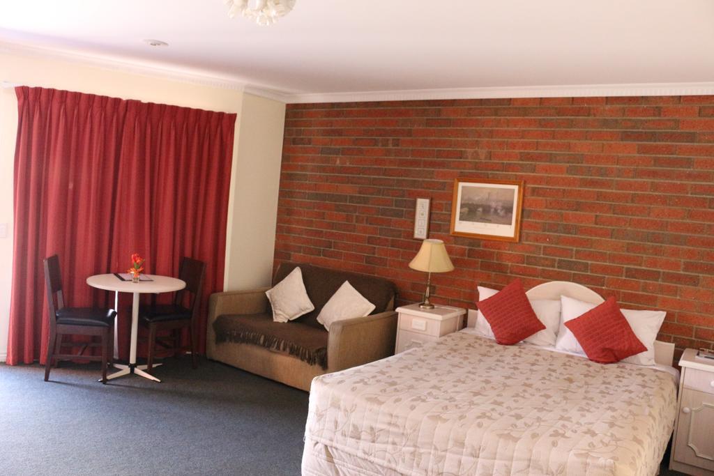 Bendigo Haymarket Motor Inn Bagian luar foto